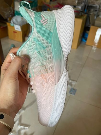 รองเท้าผ้าใบ  รูปที่ 11