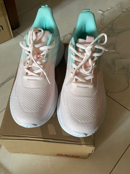 รองเท้าผ้าใบ  รูปที่ 3