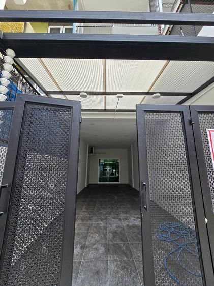 อื่นๆ มีบางส่วน 2025 ขายทาวน์เฮ้าส์ 4 ชั้น ซอยเจริญนคร 14 แยก 12  ปรับปรุงใหม่ พร้อมอยู่  รูปที่ 2