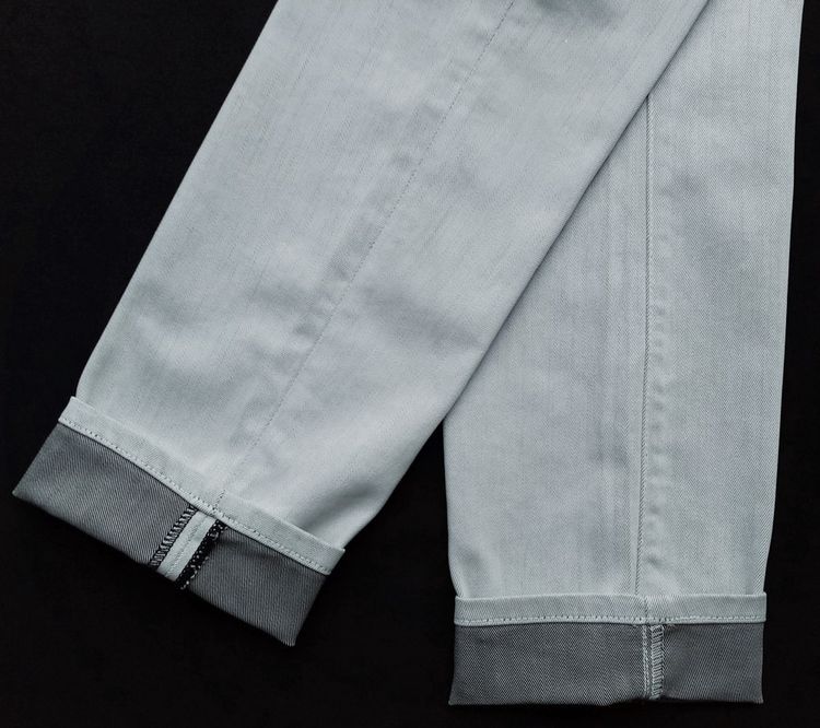 KENNETH COLE ยีนส์ ทรงสวย สีเทาอ่อน  รูปที่ 15