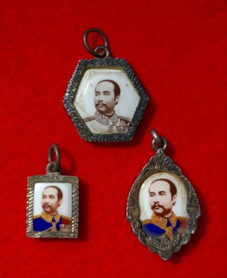 ล็อกเก็ตเลี่ยมเงินแท้รัชกาลที่ 5ขายเหมา 3 ชิ้น 985 บาท รูปที่ 4