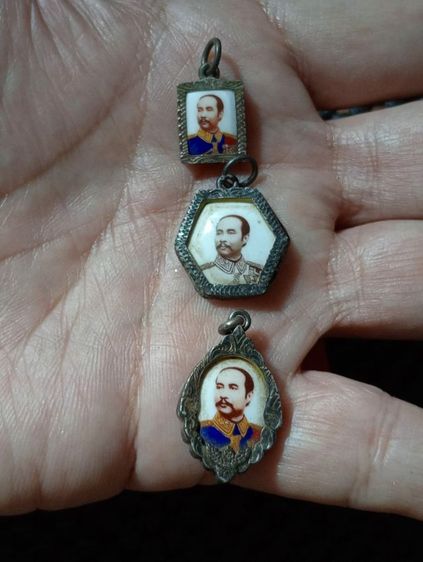 ล็อกเก็ตเลี่ยมเงินแท้รัชกาลที่ 5ขายเหมา 3 ชิ้น 985 บาท รูปที่ 2