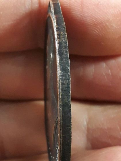 เหรียญอาจารย์ฝั้น อาจาโร วัดป่าอุดมสมพร จ.สกลนคร รุ่น2 สร้างโบสถ์น้ำ ศิษย์ ทอ.สร้างถวาย ปี2507 เนื้อทองแดงรมดำสภาพยังสวย รูปที่ 3