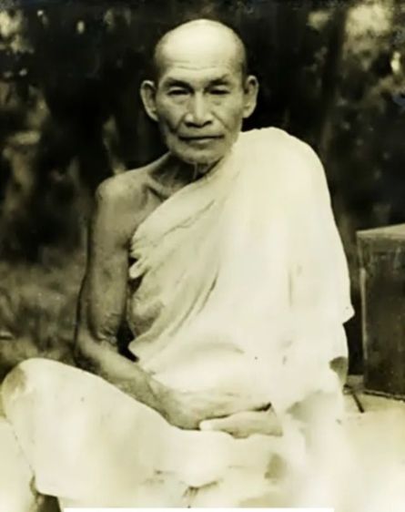 รูปหล่อหลวงพ่อเคลือบ วาจาสิทธิ์ จ.อุทัยธานี รูปที่ 4