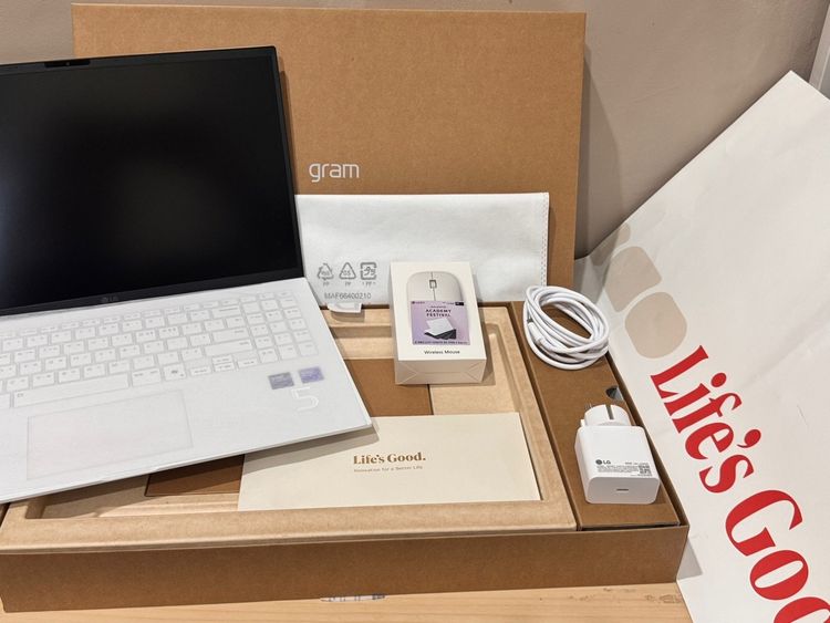 LG Gram 15 2025 Core Ultra 5 - สภาพนางฟ้า (สินค้าตัวโชว์ ไม่เคยใช้งาน) รูปที่ 4