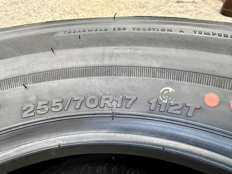 ยางถอดป้ายแดงขอบ 17” ยี่ห้อ BRIDGESTONE รุ่น DUELER HT ขนาด 255-70R17 ปี 25 สีเส้นตุ่มหน้ายางยังอยู่ครบ รูปที่ 4
