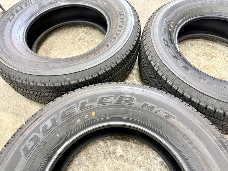 ยางถอดป้ายแดงขอบ 17” ยี่ห้อ BRIDGESTONE รุ่น DUELER HT ขนาด 255-70R17 ปี 25 สีเส้นตุ่มหน้ายางยังอยู่ครบ รูปที่ 2