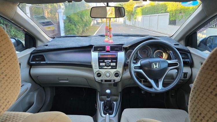 Honda City 2011 1.5 S i-VTEC Sedan เบนซิน ไม่ติดแก๊ส เกียร์ธรรมดา ดำ รูปที่ 4