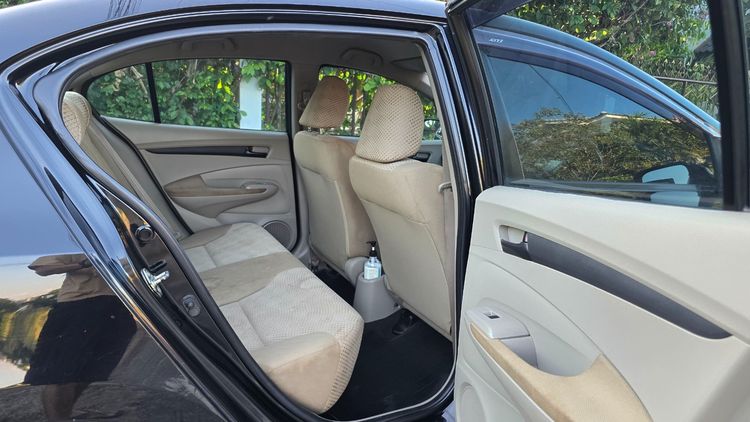 Honda City 2011 1.5 S i-VTEC Sedan เบนซิน ไม่ติดแก๊ส เกียร์ธรรมดา ดำ รูปที่ 3