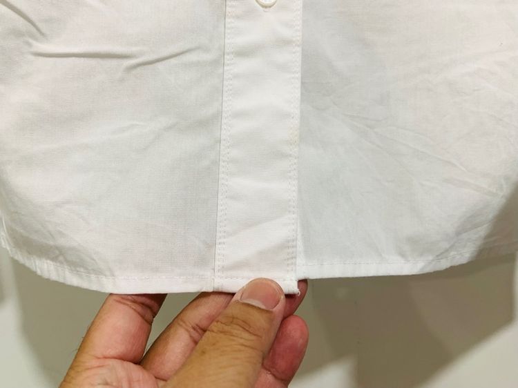 เสื้อเชิ้ต KARL LAGERFELD แท้ 💯 size XL วัดจริงขนาด อก 20 ยาว 27 นิ้ว สภาพใหม่มาก ดีเทลรายละเอียดดี ทรงสวย เนื้อผ้าดีมาก หายากน่าสะสมครับ รูปที่ 9