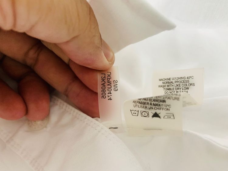 เสื้อเชิ้ต KARL LAGERFELD แท้ 💯 size XL วัดจริงขนาด อก 20 ยาว 27 นิ้ว สภาพใหม่มาก ดีเทลรายละเอียดดี ทรงสวย เนื้อผ้าดีมาก หายากน่าสะสมครับ รูปที่ 13