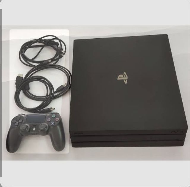 PS4 pro อุปกรณ์ตามรูป. สภาพใช้งานน้อยมาก