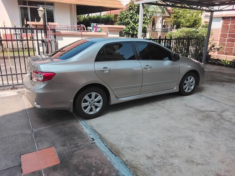 รถ Toyota Altis 1.6 G Limited สี บรอนซ์ทอง