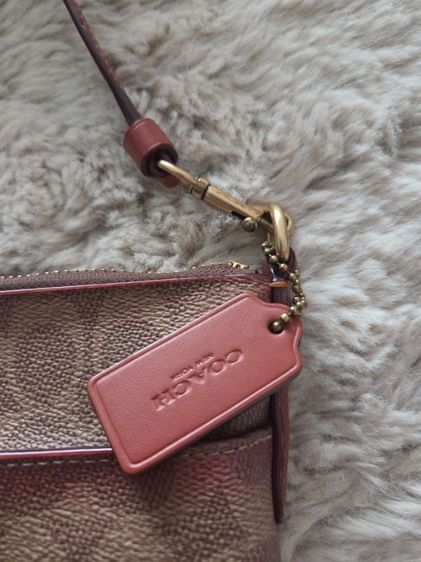 กระเป๋าสะพาย Coach แท้ มือสอง ใหม่มากใช้น้อย รูปที่ 4