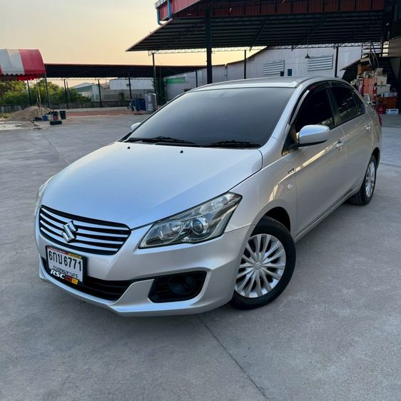 รถ Suzuki Ciaz 1.2 GL สี บรอนซ์เงิน