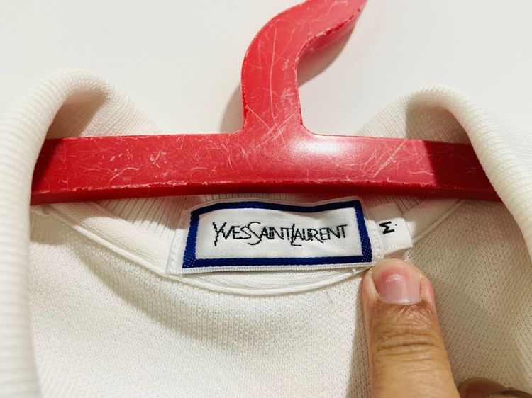 เสื้อโปโล Yves Saint Laurent แท้ 💯size M วัดจริง อก 21 หน้ายาว 27 หลังยาว 28.5 สภาพดี ดีเทลสวย เนื้อผ้าดี รายละเอียดดีหายากน่าสะสมครับ รูปที่ 4