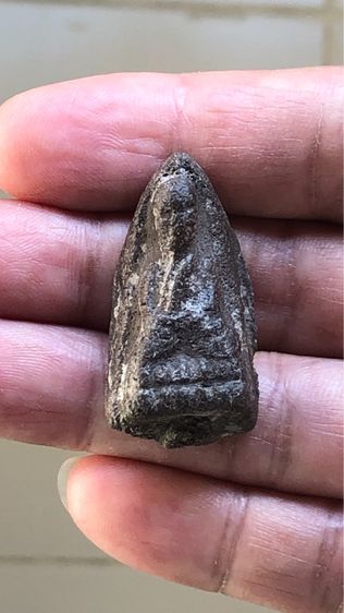 พระหลวงปู่ทวดเนื้อว่าน วัดช้างให้ พิมพ์ชะลูด