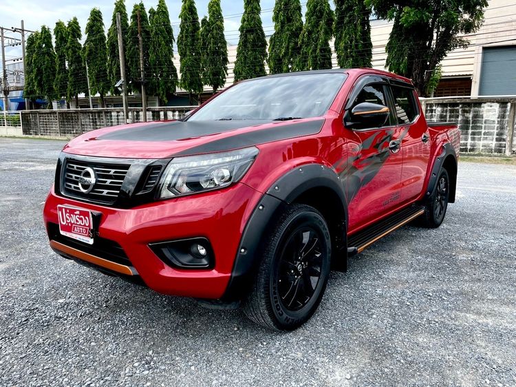 รถ Nissan Navara 2.5 Calibre EL สี แดง