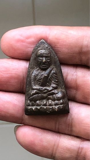 พระหลวงปู่ทวดหลังเตารีด พิมพ์ใหญ่ A วัดช้างให้ ปี 2505