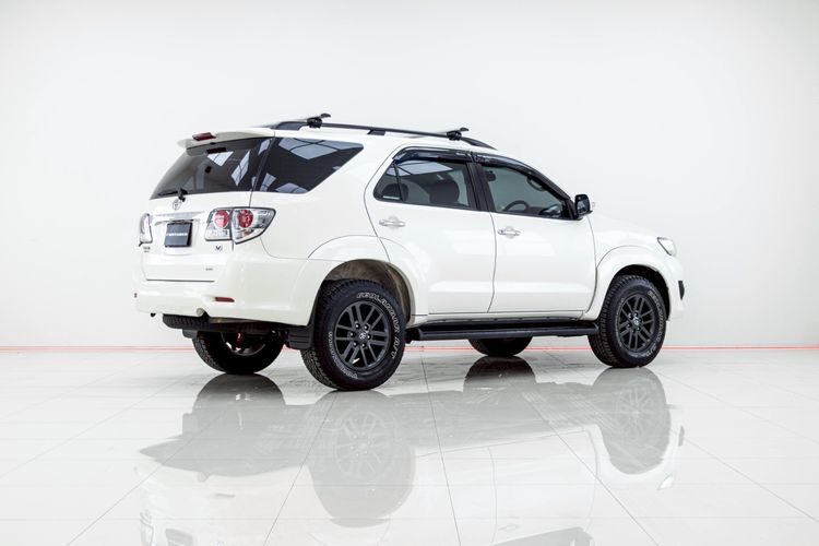 Toyota Fortuner 2015 3.0 V Utility-car ดีเซล ไม่ติดแก๊ส เกียร์อัตโนมัติ ขาว รูปที่ 4