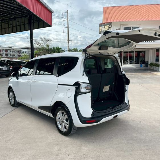 Toyota Sienta 2020 1.5 G Utility-car เบนซิน ไม่ติดแก๊ส เกียร์อัตโนมัติ ขาว รูปที่ 2