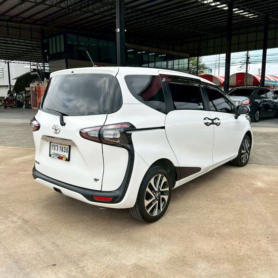 Toyota Sienta 2020 1.5 V Utility-car เบนซิน ไม่ติดแก๊ส เกียร์อัตโนมัติ ขาว รูปที่ 2