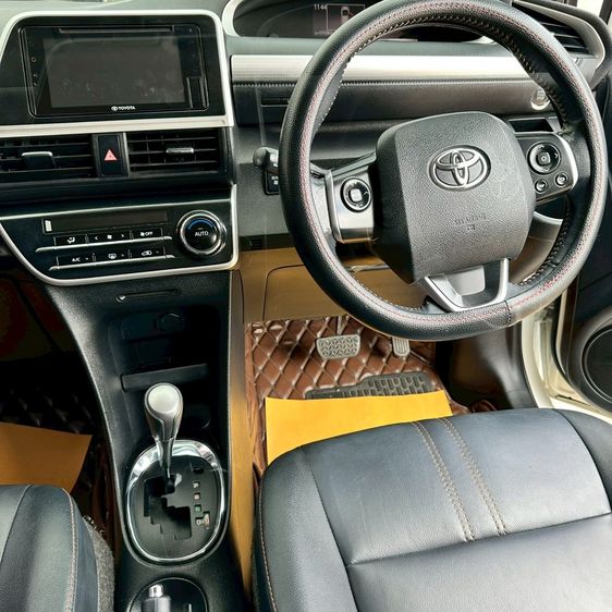 Toyota Sienta 2020 1.5 V Utility-car เบนซิน ไม่ติดแก๊ส เกียร์อัตโนมัติ ขาว รูปที่ 4