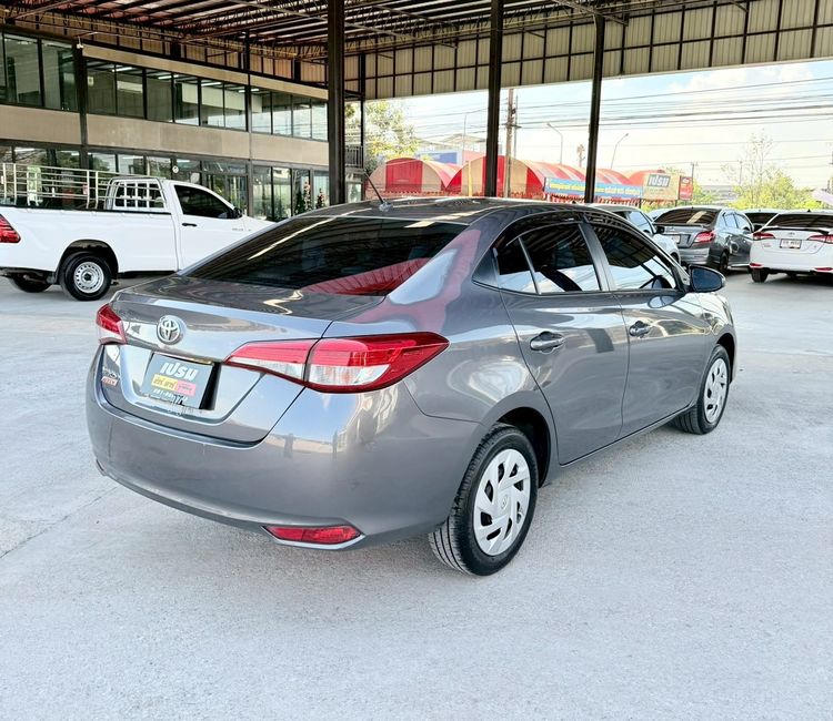 Toyota Yaris ATIV 2020 1.2 Entry Sedan เบนซิน ไม่ติดแก๊ส เกียร์อัตโนมัติ เทา รูปที่ 2