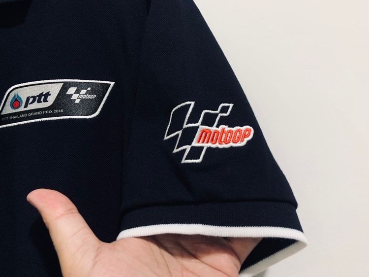 เสื้อโปโล MOTO GP แท้ 💯size L อก 21 ยาว 27 สภาพใหม่มาก ดีเทลสวย เนื้อผ้าดี รายละเอียดดีหายากน่าสะสมครับ รูปที่ 5