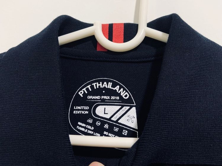 เสื้อโปโล MOTO GP แท้ 💯size L อก 21 ยาว 27 สภาพใหม่มาก ดีเทลสวย เนื้อผ้าดี รายละเอียดดีหายากน่าสะสมครับ รูปที่ 3