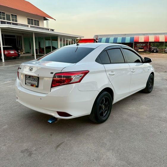 Toyota Vios 2014 1.5 E Sedan เบนซิน ไม่ติดแก๊ส เกียร์อัตโนมัติ ขาว รูปที่ 2