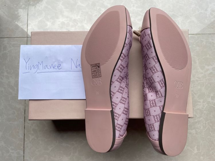 รองเท้า o and b รูปที่ 2