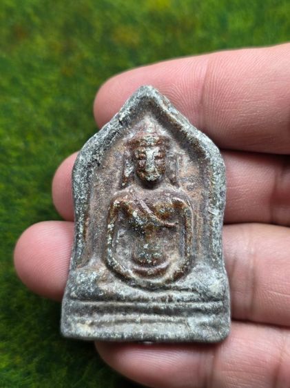 พระกรุเนื้อชินสนิมแดงเก่าๆ