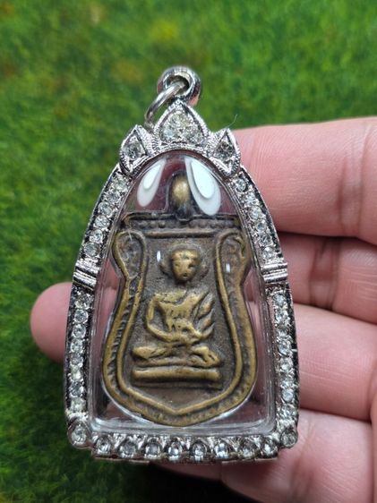 พระเหรียญหลวงพ่อไปล่วัดสระกำแพงเลี่ยมกันน้ำอย่างดี