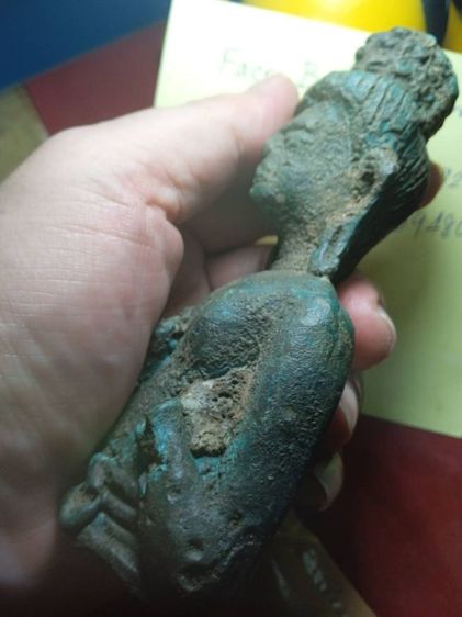 เทวรูปตามสภาพครับเนื้อโลหะครับ รูปที่ 11