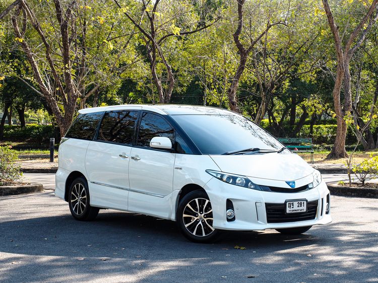 รถ Toyota Estima 2.4 Hybrid E-Four 4WD สี ขาว