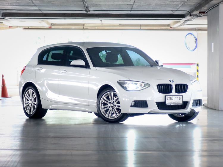 รถ BMW Series 1 116i สี ขาว