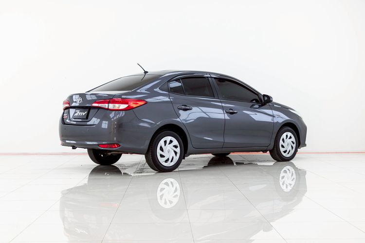 Toyota Yaris ATIV 2021 1.2 Entry Sedan เบนซิน ไม่ติดแก๊ส เกียร์อัตโนมัติ เทา รูปที่ 4