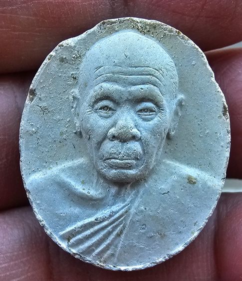 พระผงเม็ดกระดุม หลวงปู่แผ้ว ปวโร วัดกำแพงแสน จังหวัดนครปฐม ปี 2546 รูปที่ 5