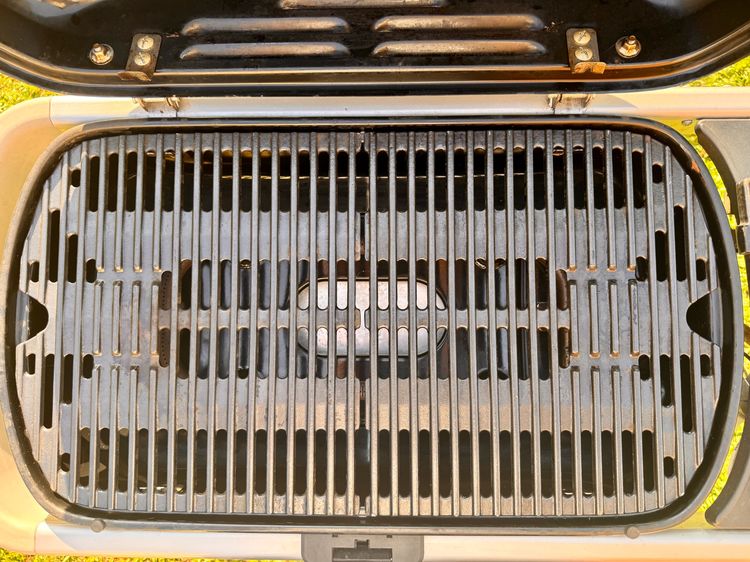Weber Traveler Portable Gas Grill – Excellent Used Condition With Original Cover and Folding Cart รูปที่ 3