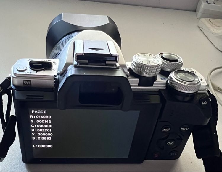 ขายกล้อง Olympus EM10 Mark II พร้อมอุปกรณ์ยกเซต รูปที่ 3