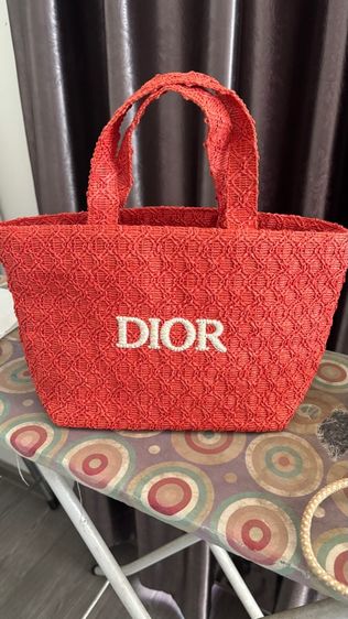 กระเป๋าสาน Dior สมนาคุณจากแบรนด์เครื่องสำอาง