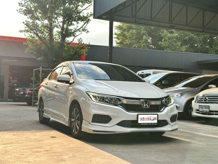 Honda City 2017 1.5 V Plus i-VTEC Sedan เบนซิน เกียร์อัตโนมัติ ขาว รูปที่ 3