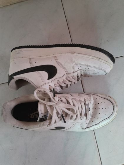 รองเท้า Nike