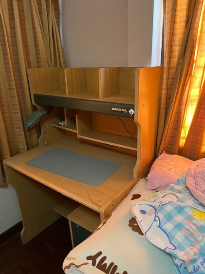 น้ำตาล ไม้ โต๊ะทำงาน