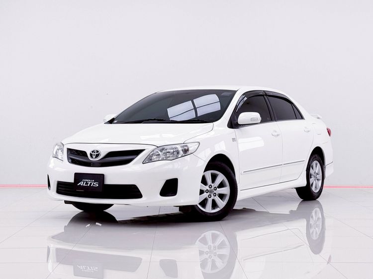 รถ Toyota Altis 1.8 E สี ขาว