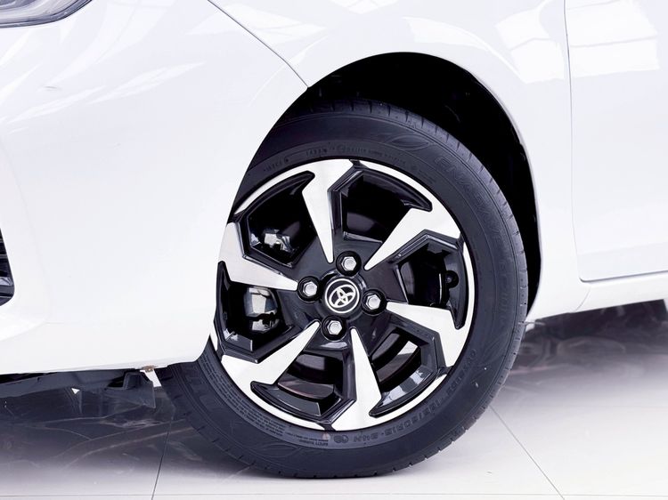 Toyota Yaris 2023 1.2 Premium Sedan เบนซิน ไม่ติดแก๊ส เกียร์อัตโนมัติ ขาว รูปที่ 4