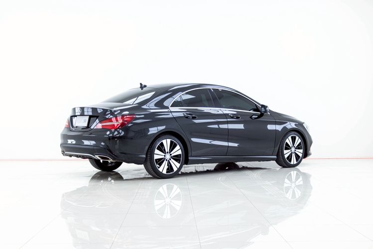 Mercedes-Benz CLA-Class 2017 CLA200 Sedan เบนซิน ไม่ติดแก๊ส เกียร์อัตโนมัติ ดำ รูปที่ 4