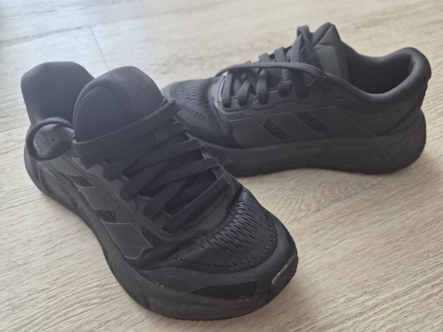 รองเท้าเด็ก adidas black มือสองสภาพใหม่