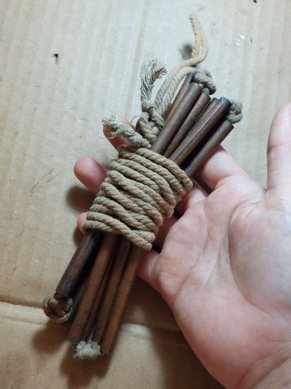 เครื่องรางตะกรุดชุด 16 ดอกหลวงพ่อจงวัดหน้าต่างนอกอยุธยามีจารอักขระ รูปที่ 3